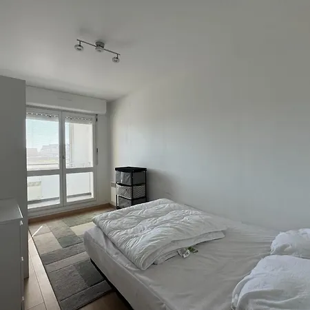 Apartment Near The - *